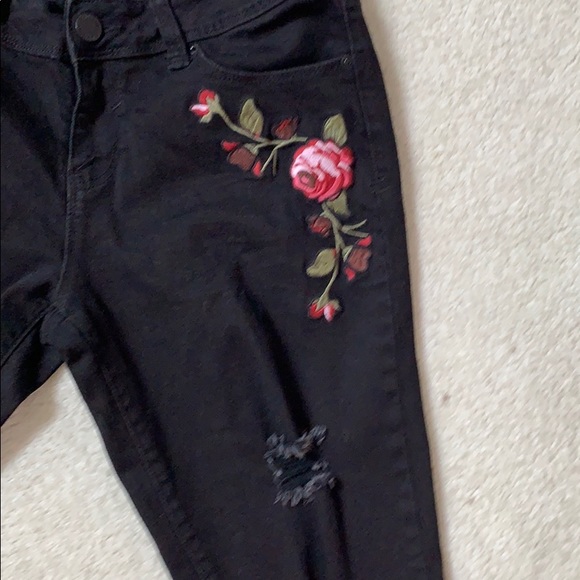 Black flowered jeans - Picture 2 of 4